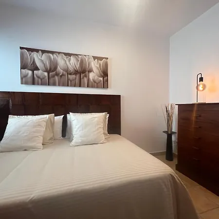 Oasis A 20 M De La Playa Сasa de vacaciones Famara