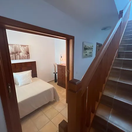 Oasis A 20 M De La Playa