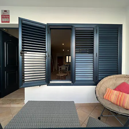 Oasis A 20 M De La Playa