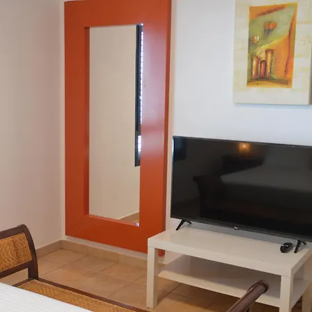 Feriehus Oasis A 20 M De La Playa