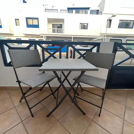 Oasis A 20 M De La Playa Nyaraló Famara