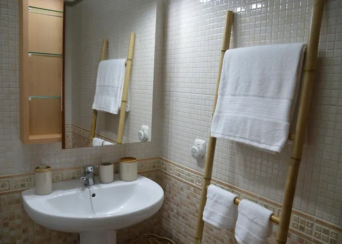 Oasis A 20 M De La Playa * カレタ・デ・ファマラ