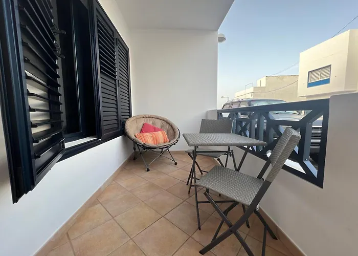 Oasis A 20 M De La Playa